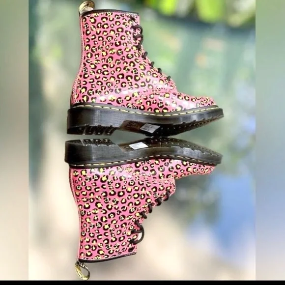 DR MARTENS 1460 Skull Leopard Smooth Leather Lace-Up Boot Clash Pink Size 7 - Picture 6 of 7